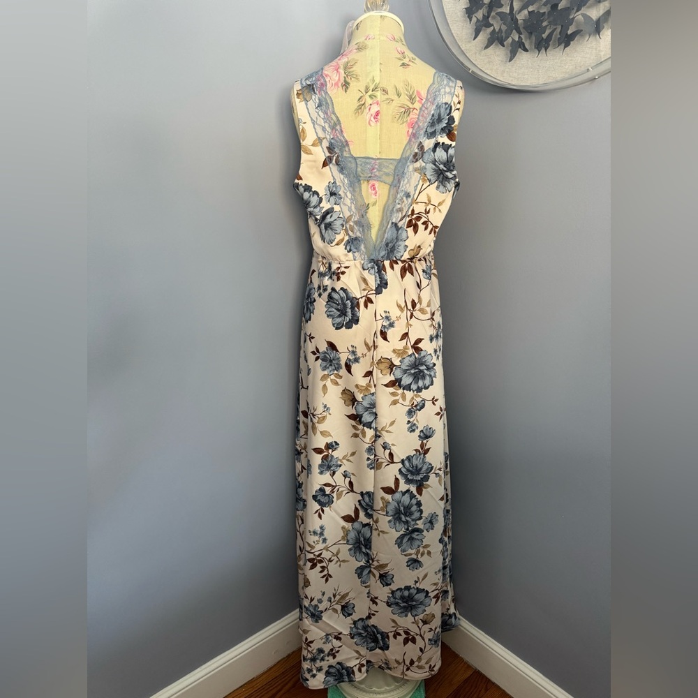 ๐ Sincerely Jules Blue Floral Lace-Trim Maxi Dress - Picture 6 of 10
